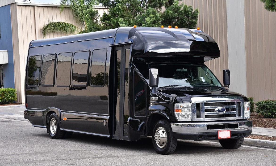 Coach, Limo Bus Exterior